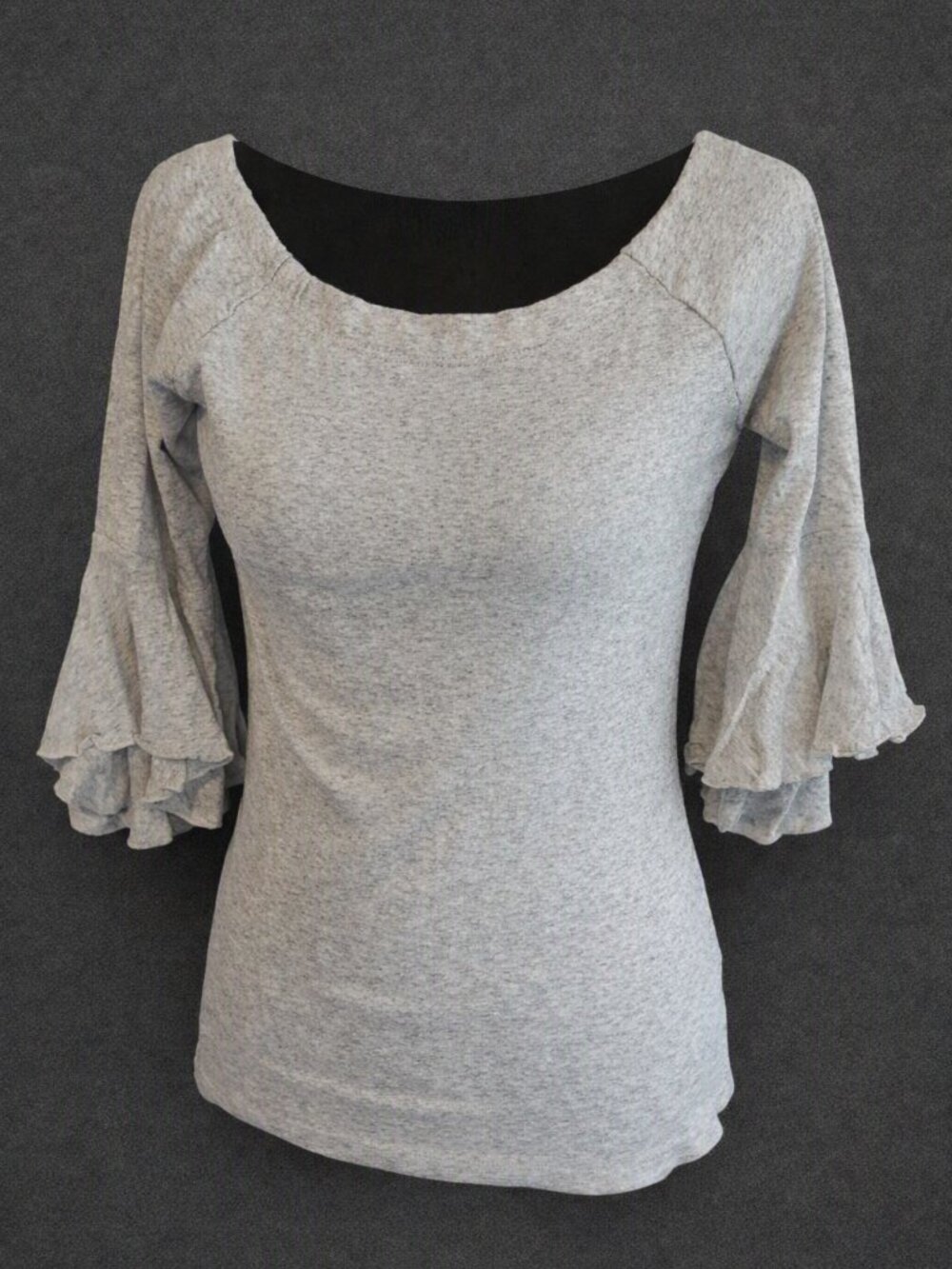 Chaser Light Gray Scoop Neck Ruffle Sleeve Top NWT Medium New with Tags